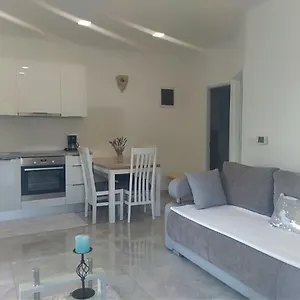 Ivana , Novigrad Istria Kroatien